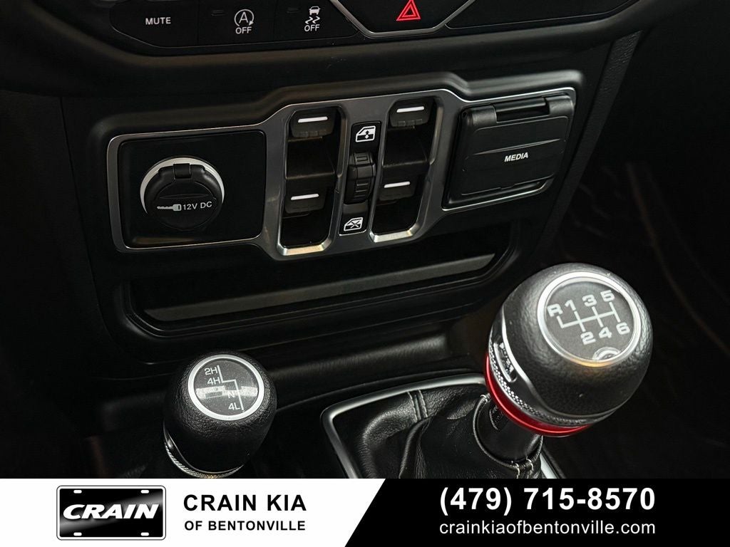 2019 Jeep Wrangler Unlimited Sahara - 4WD / SKY 1 TOUCH / CLEAN CARFAX