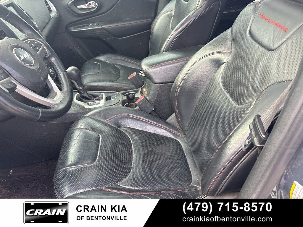 2016 Jeep Cherokee Trailhawk - 4WD / SUNROOF / CLEAN CARFAX