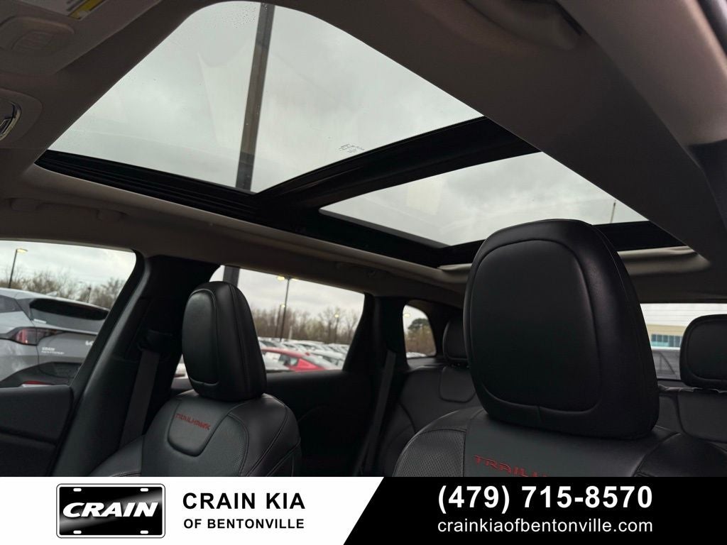 2016 Jeep Cherokee Trailhawk - 4WD / SUNROOF / CLEAN CARFAX