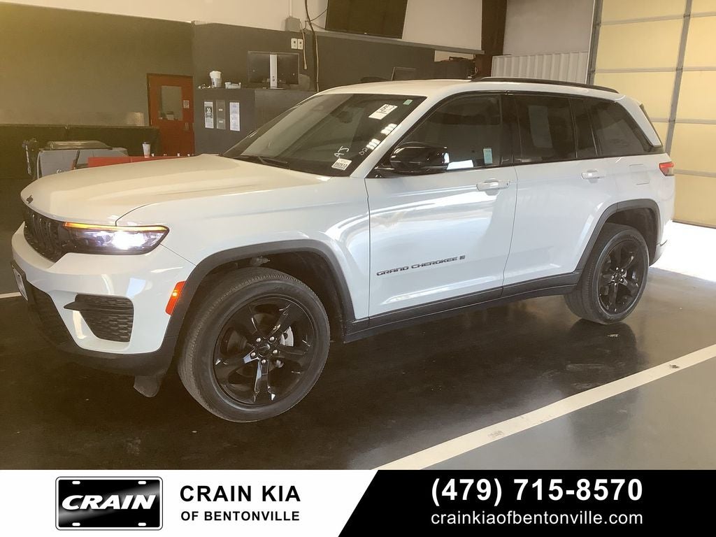 2023 Jeep Grand Cherokee Altitude - 4WD / CARFAX ONE OWNER