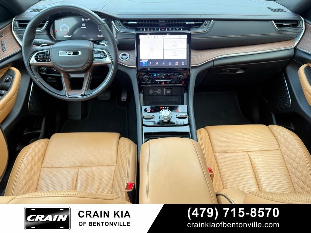 2025 Jeep Grand Cherokee L Summit - 4WD / PANORAMIC SUNROOF / CLEAN CARFAX