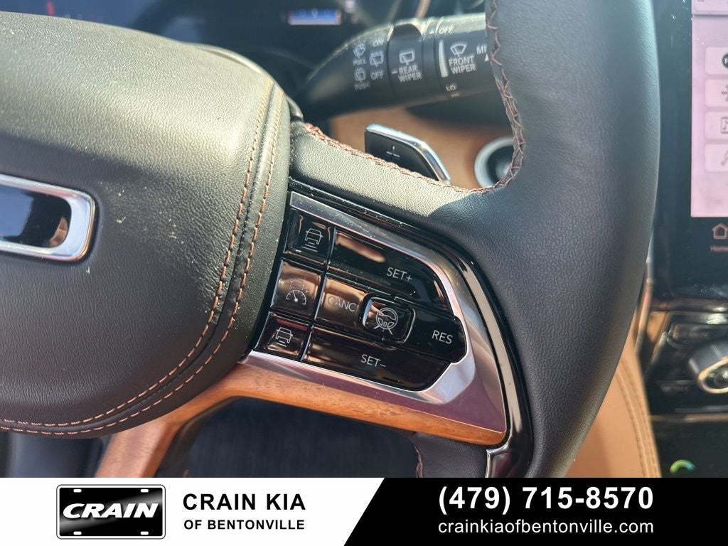 2023 Jeep Grand Cherokee L Summit - 4WD / PANORAMIC SUNROOF / ONE OWNER