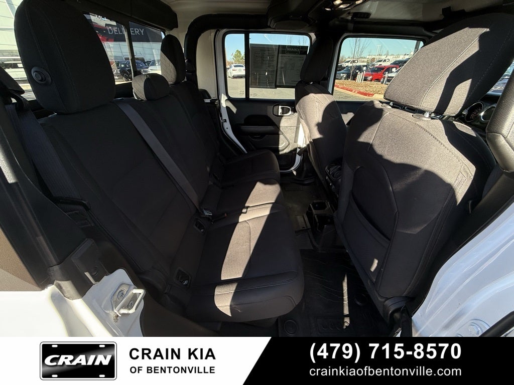 2022 Jeep Gladiator Overland - 4WD / CLEAN CARFAX