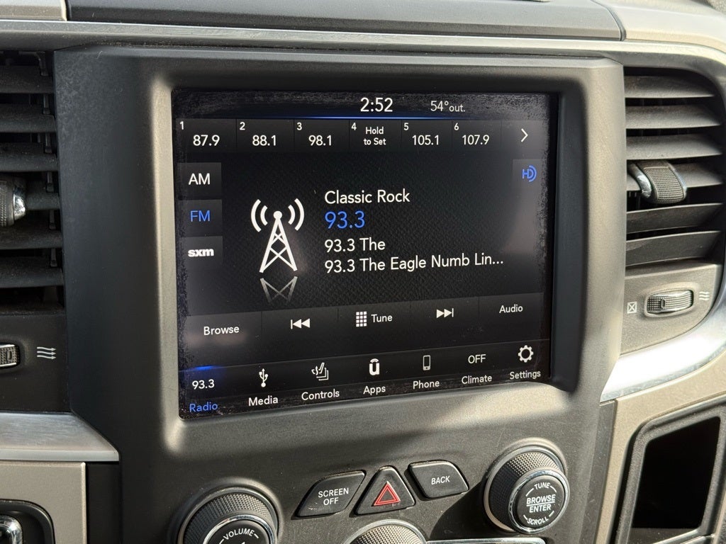 2019 RAM 1500 Classic SLT - 4WD / CLEAN CARFAX