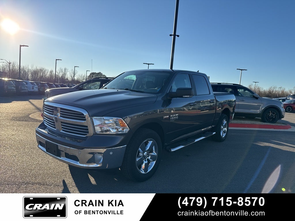 2019 RAM 1500 Classic SLT - 4WD / CLEAN CARFAX
