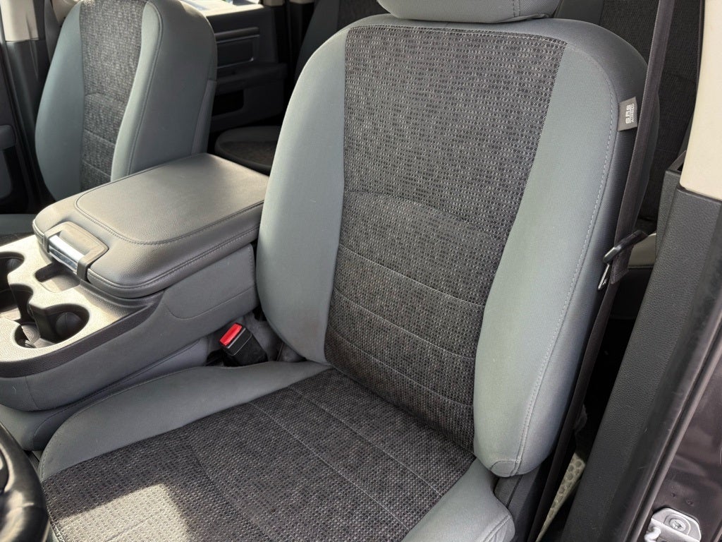 2019 RAM 1500 Classic SLT - 4WD / CLEAN CARFAX