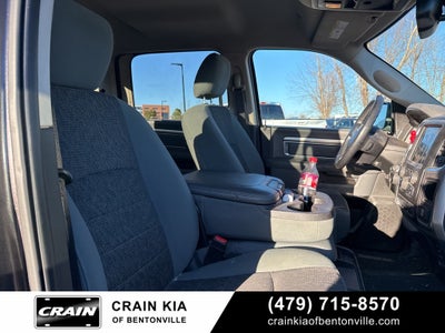 2019 RAM 1500 Classic SLT - 4WD / CLEAN CARFAX
