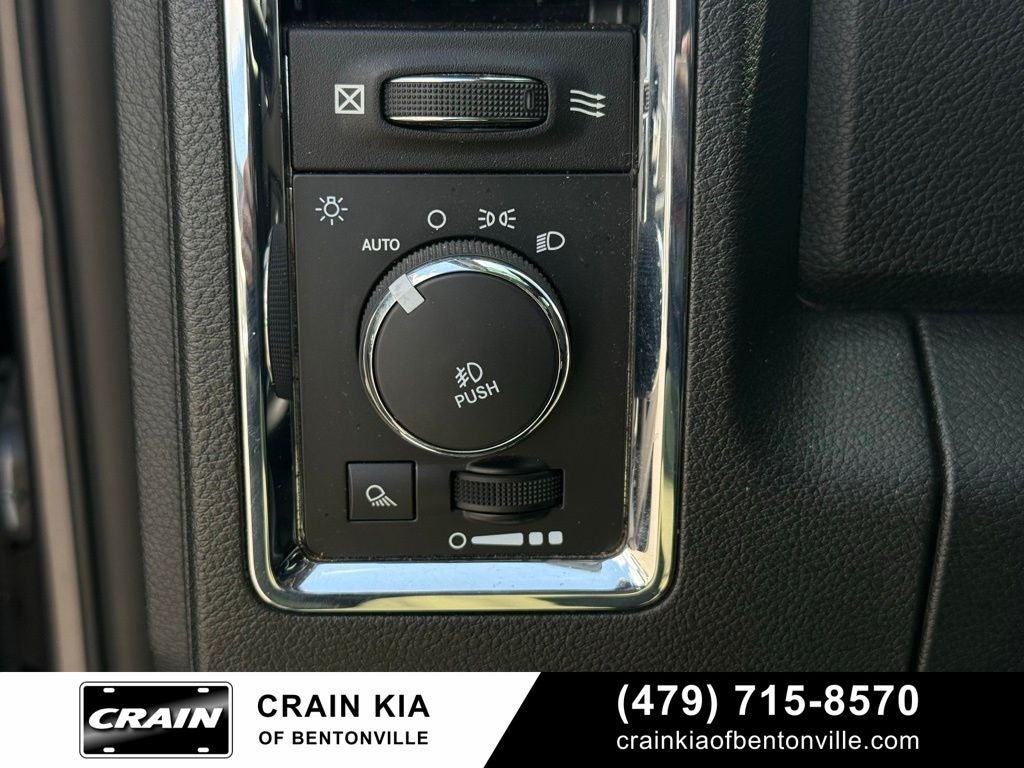 2015 RAM 1500 Laramie - 4WD / SUNROOF