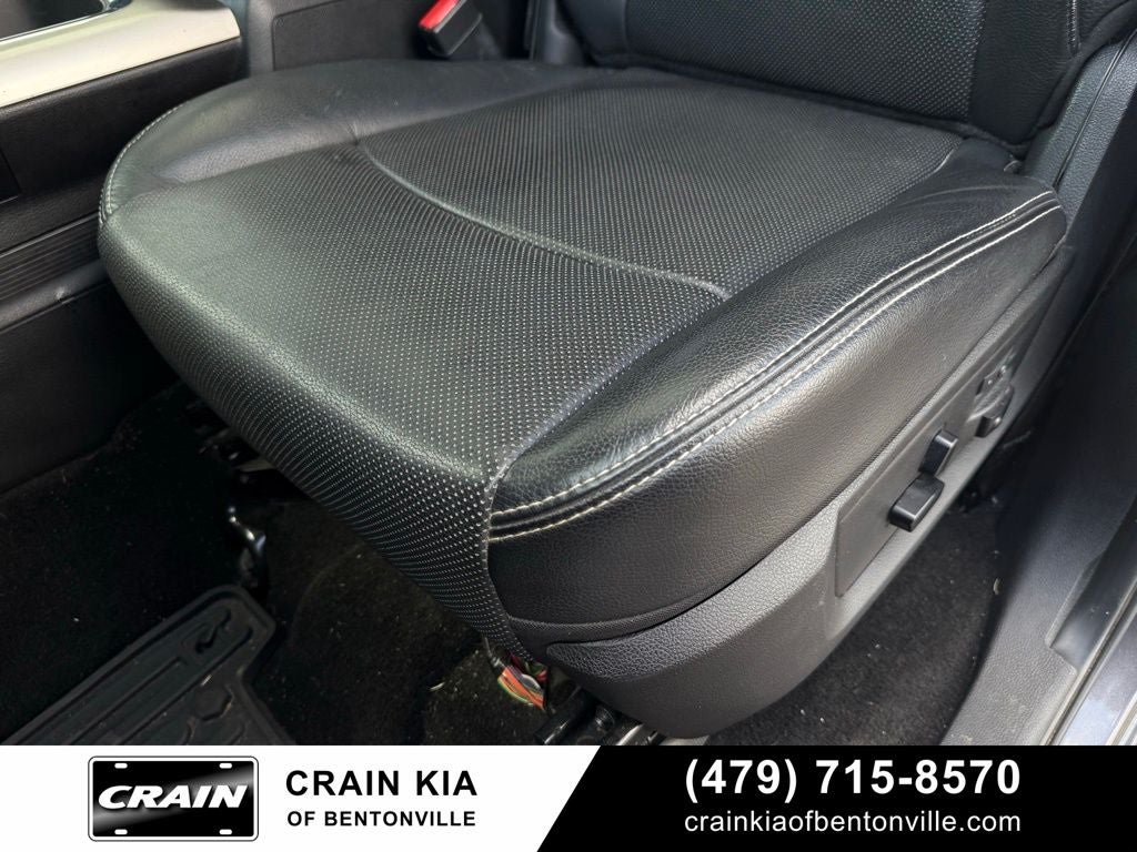 2015 RAM 1500 Laramie - 4WD / SUNROOF