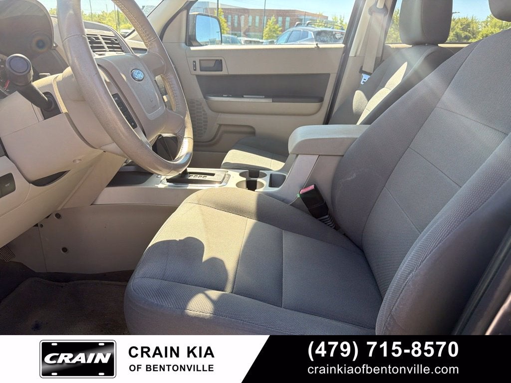 2009 Ford Escape XLT - CLEAN CARFAX / ONE OWNER