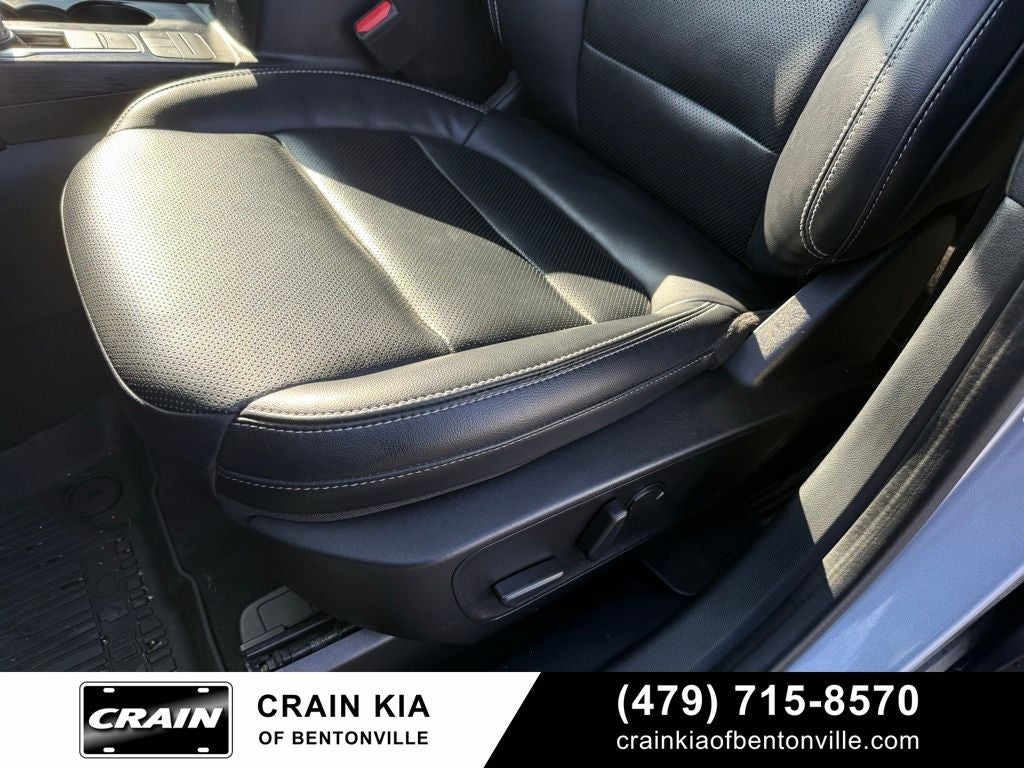 2022 Ford Escape Titanium - AWD / PANORAMIC SUNROOF / CLEAN CARFAX