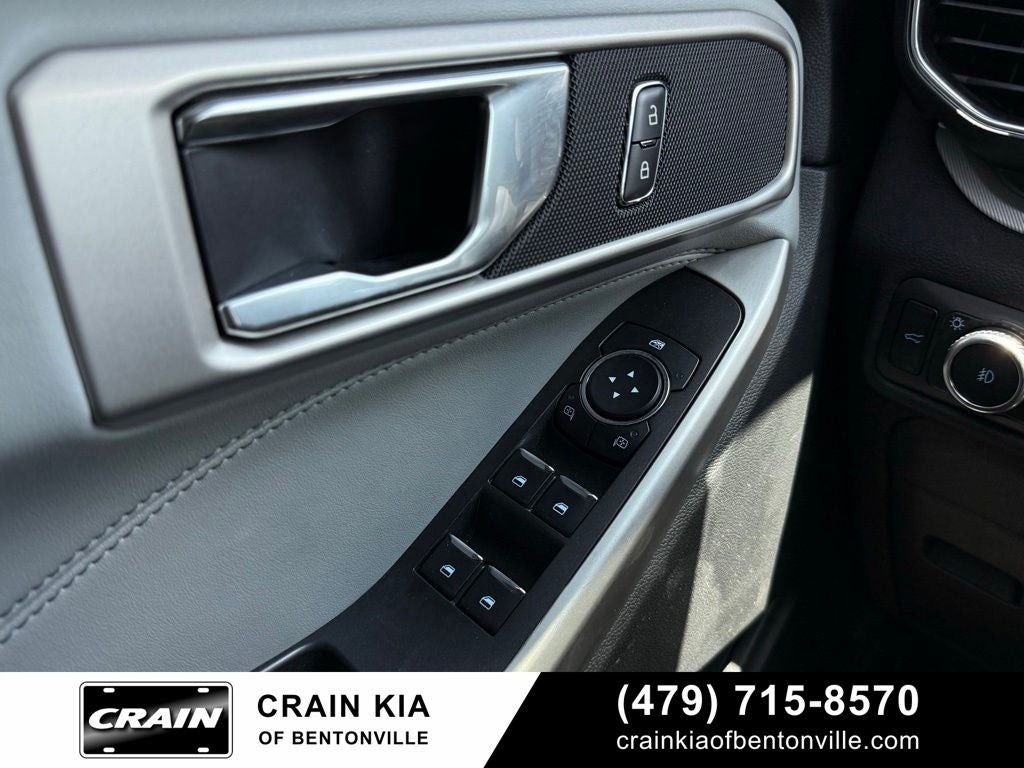 2024 Ford Explorer XLT - 4WD / CLEAN CARFAX / ONE OWNER