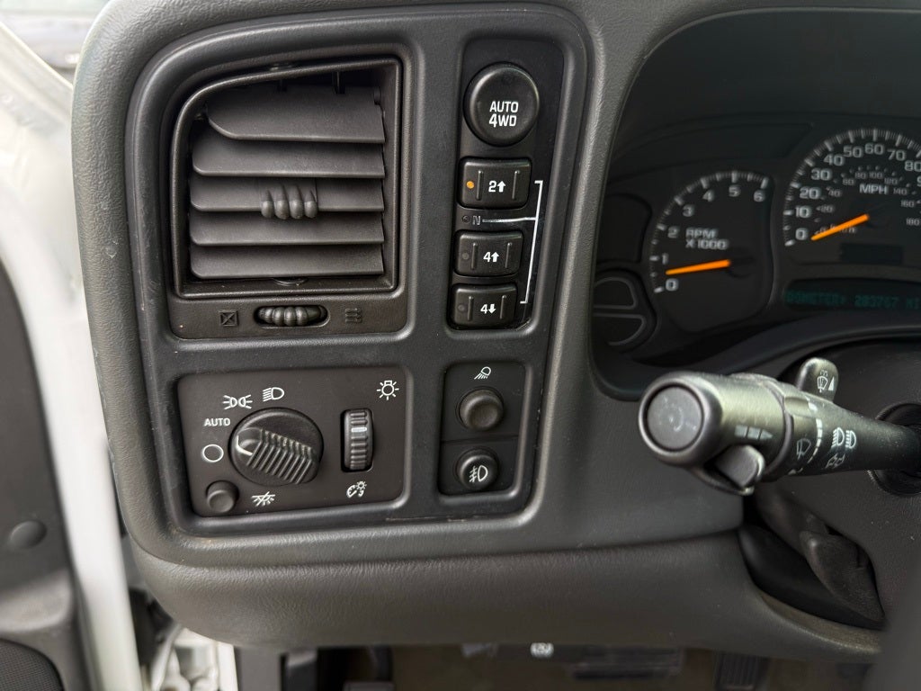 2005 Chevrolet Silverado 1500 Z71 Style Side - 4WD / CLEAN CARFAX