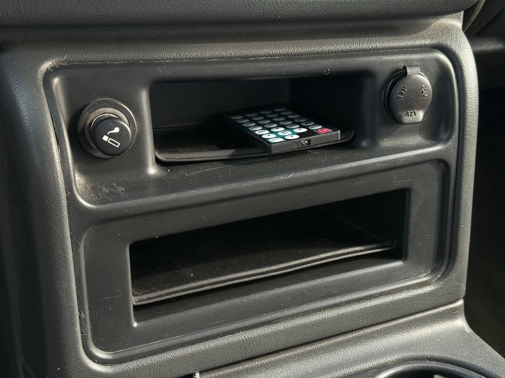 2005 Chevrolet Silverado 1500 Z71 Style Side - 4WD / CLEAN CARFAX