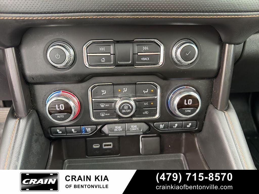 2021 GMC Yukon AT4 - 4WD / PANORAMIC SUNROOF / CLEAN CARFAX