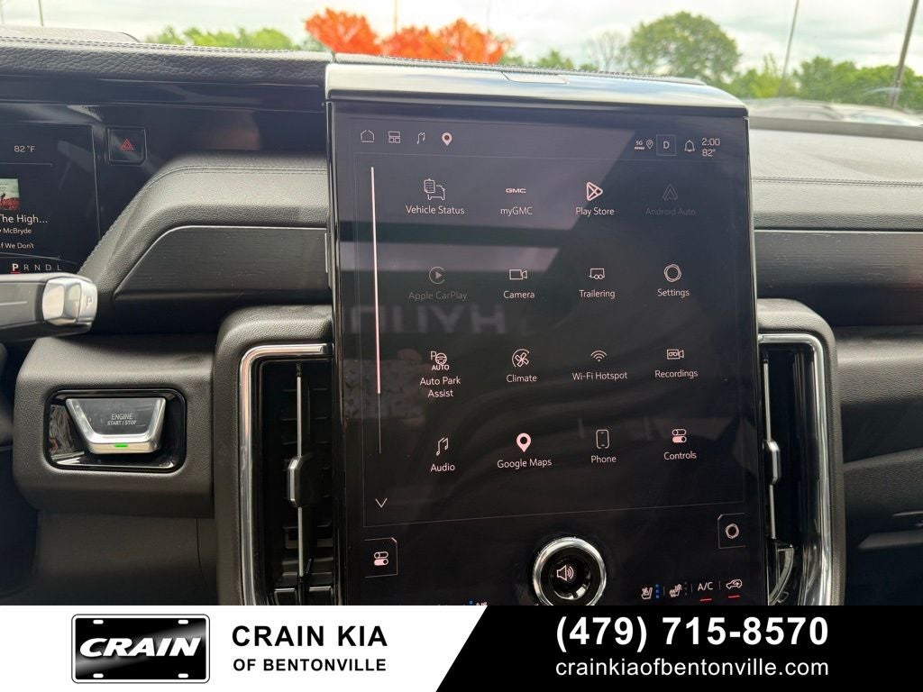 2026 GMC Yukon Denali - 4WD / PANORAMIC SUNROOF / CLEAN CARFAX