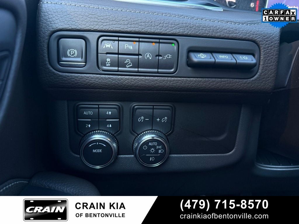 2021 GMC Yukon Denali - 4WD / PANORAMIC SUNROOF / ONE OWNER