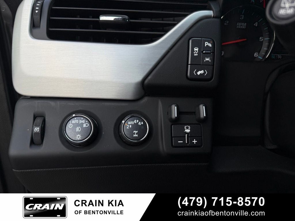 2019 GMC Yukon XL SLT - 4WD / CLEAN CARFAX / SUNROOF