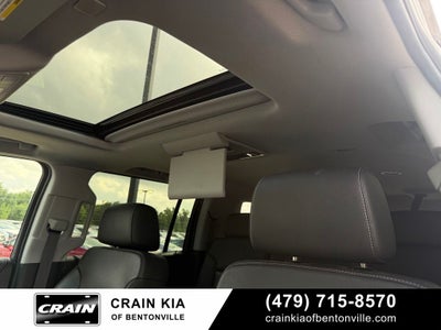 2019 GMC Yukon XL SLT - 4WD / CLEAN CARFAX / SUNROOF
