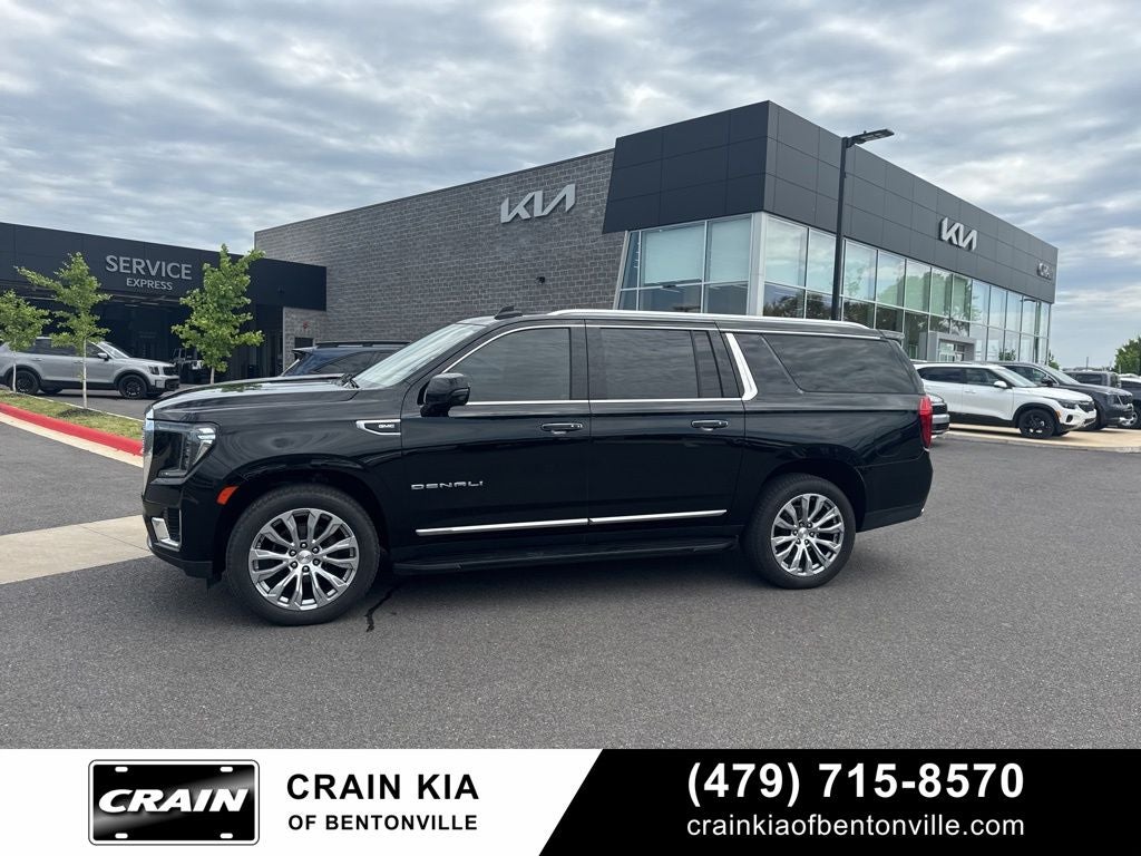 2022 GMC Yukon XL Denali - 4WD / CLEAN CARFAX