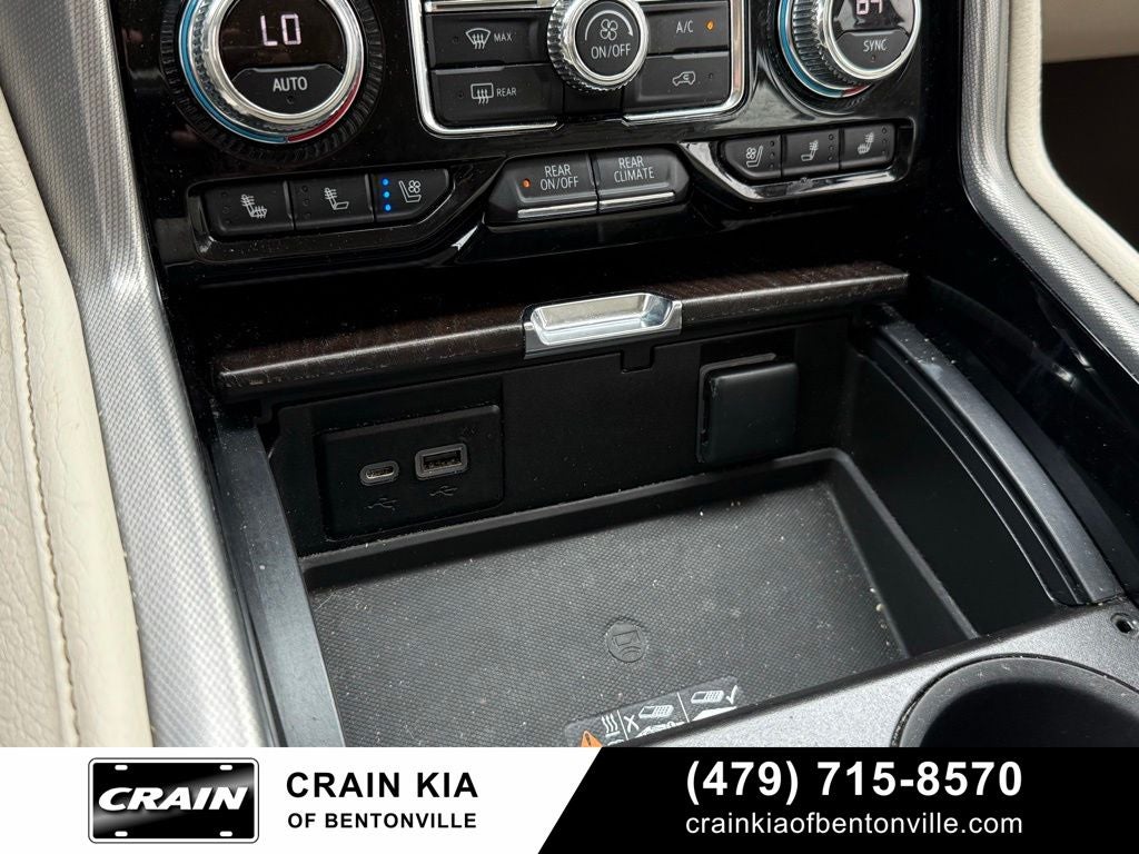 2022 GMC Yukon XL Denali - 4WD / CLEAN CARFAX / ONE OWNER