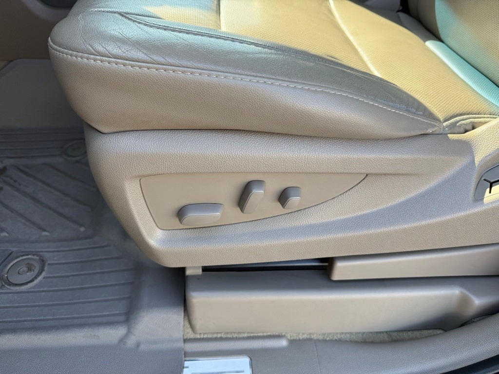 2015 Chevrolet Suburban LTZ - 4WD / SUNROOF / DVD / CLEAN CARFAX