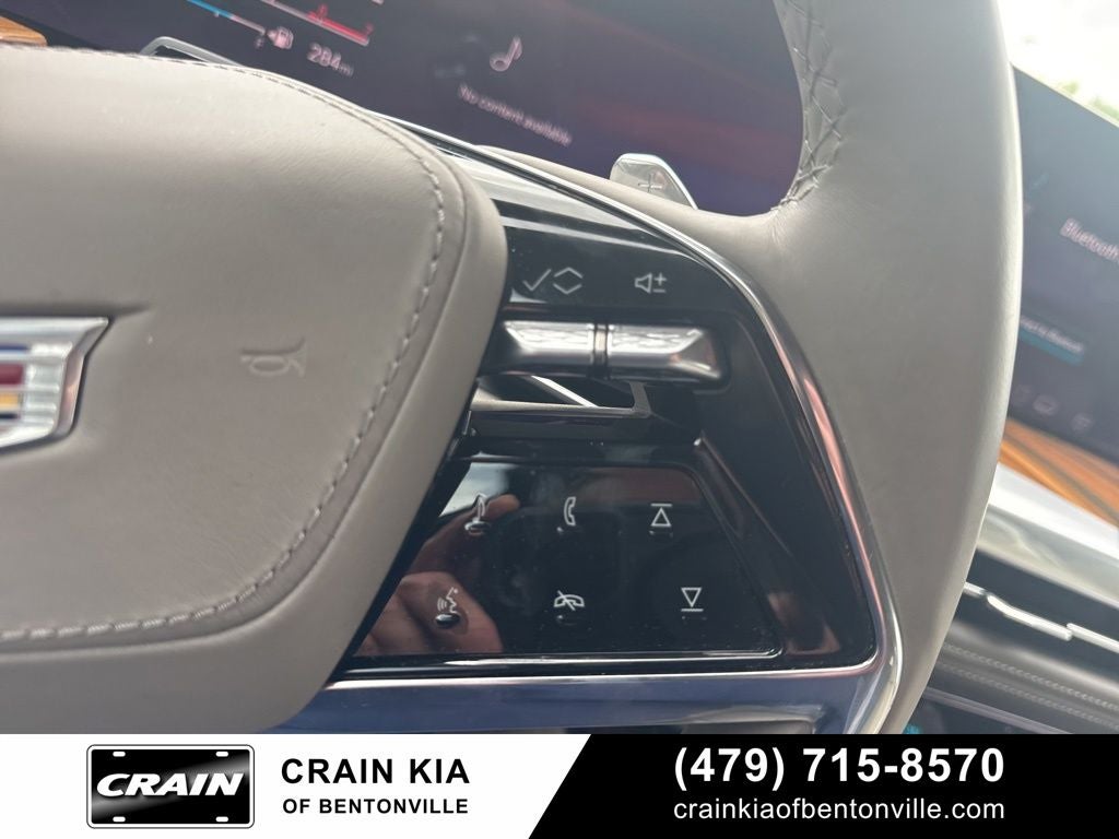 2025 Cadillac Escalade Sport Platinum - 4WD / PANORAMIC SUNROOF / CLEAN CARFAX