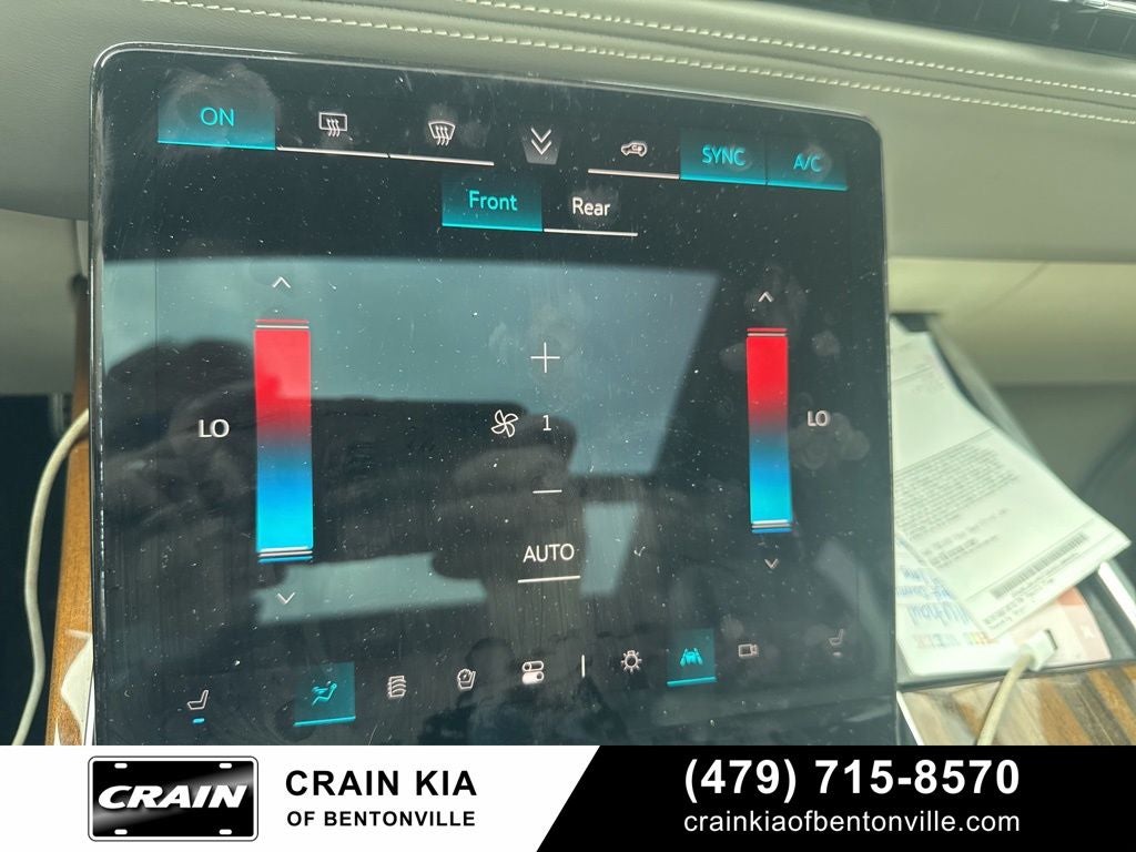 2025 Cadillac Escalade Sport Platinum - 4WD / PANORAMIC SUNROOF / CLEAN CARFAX