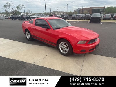 2011 Ford Mustang V6 - CLEAN CARFAX