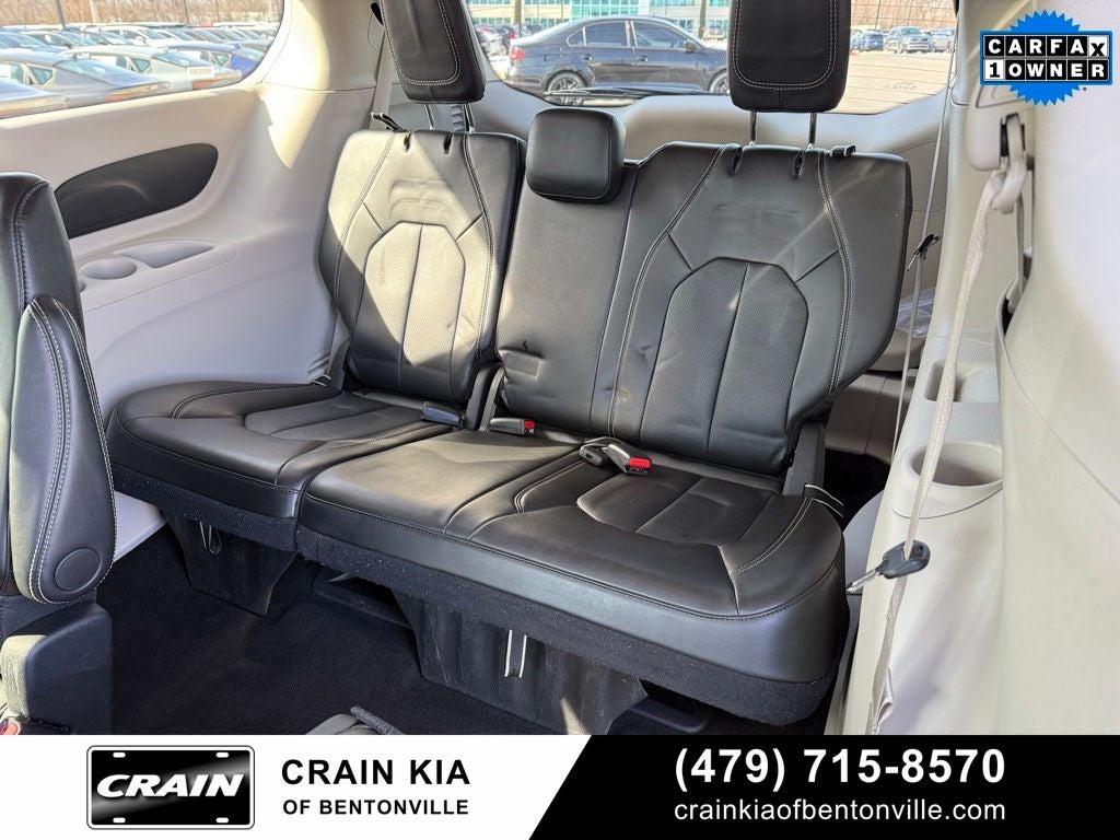 2024 Chrysler Pacifica Touring L - CLEAN CARFAX / ONE OWNER
