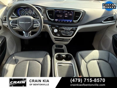 2024 Chrysler Pacifica Touring L - CLEAN CARFAX / ONE OWNER