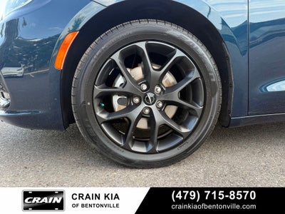 2021 Chrysler Pacifica Touring - CARFAX ONE OWNER