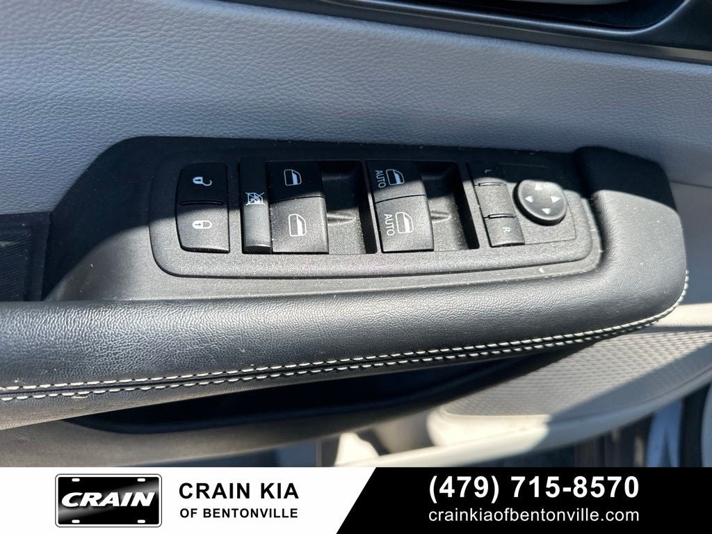 2022 Chrysler Pacifica Hybrid Touring L - CLEAN CARFAX / ONE OWNER