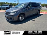 2022 Chrysler Pacifica Hybrid Touring L - CLEAN CARFAX / ONE OWNER