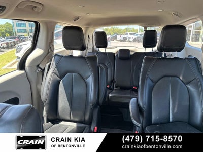 2022 Chrysler Pacifica Hybrid Touring L - CLEAN CARFAX / ONE OWNER