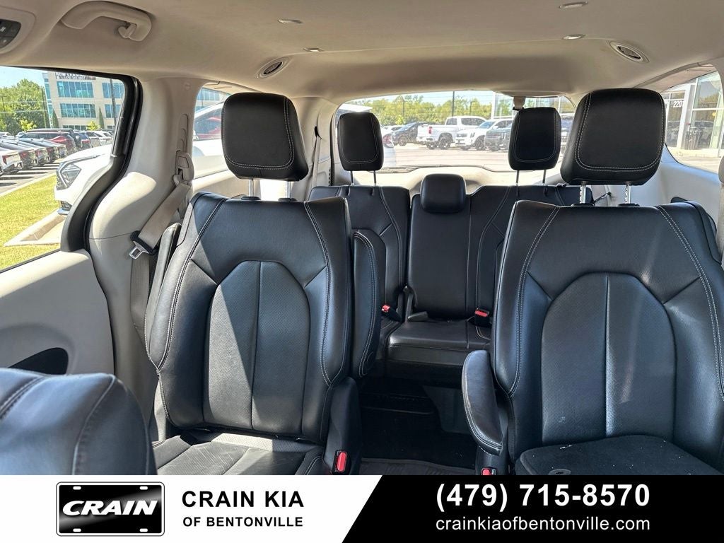 2022 Chrysler Pacifica Hybrid Touring L - CLEAN CARFAX / ONE OWNER