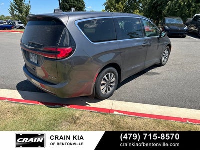 2022 Chrysler Pacifica Hybrid Touring L - CLEAN CARFAX / ONE OWNER