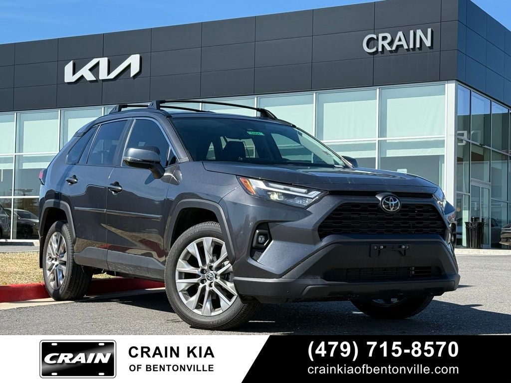 2024 Toyota RAV4 XLE Premium - SUNROOF / CLEAN CARFAX / ONE OWNER