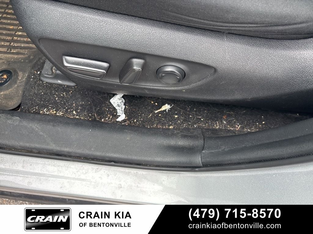2021 Toyota RAV4 XLE - AWD / CLEAN CARFAX / ONE OWNER