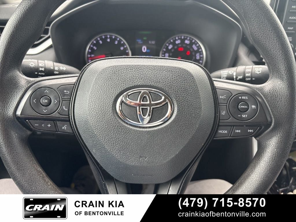 2021 Toyota RAV4 XLE - AWD / CLEAN CARFAX / ONE OWNER