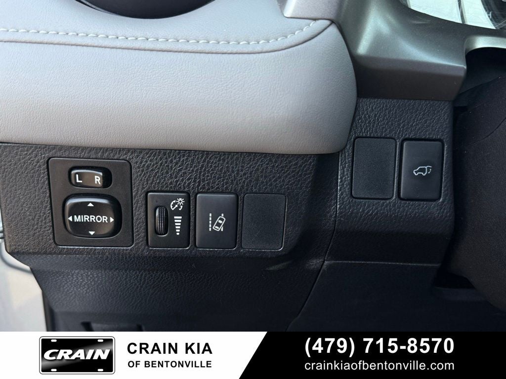 2016 Toyota RAV4 Limited - SUNROOF