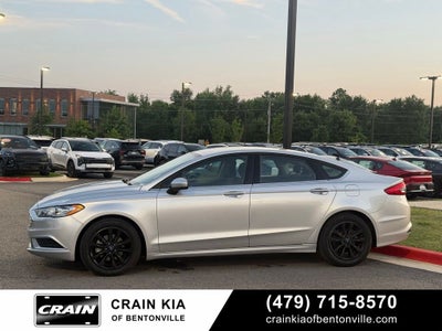 2017 Ford Fusion SE - CLEAN CARFAX