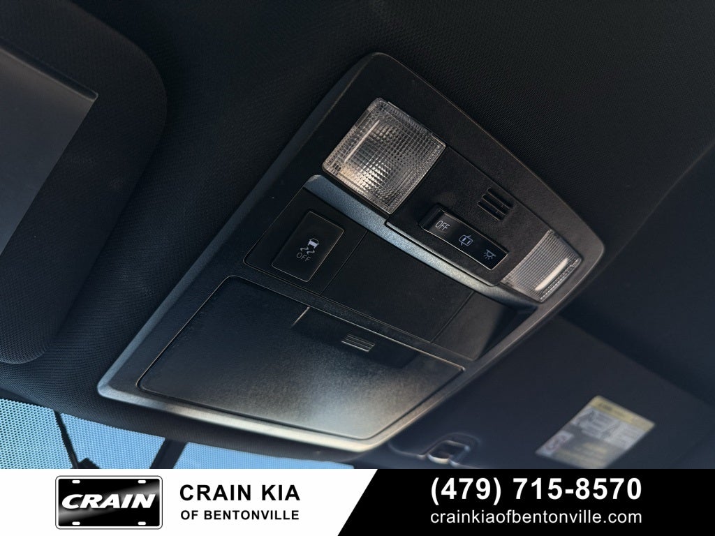 2017 Toyota Tacoma SR V6 - 4WD / LIFTED! / CLEAN CARFAX