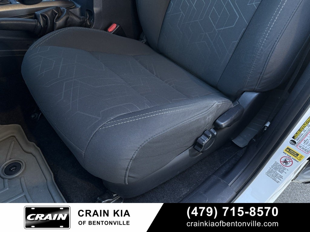 2017 Toyota Tacoma SR V6 - 4WD / LIFTED! / CLEAN CARFAX