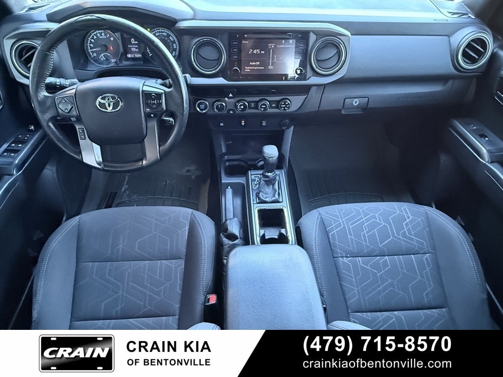 2017 Toyota Tacoma SR V6 - 4WD / LIFTED! / CLEAN CARFAX
