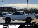 2017 Toyota Tacoma SR V6 - 4WD / LIFTED! / CLEAN CARFAX