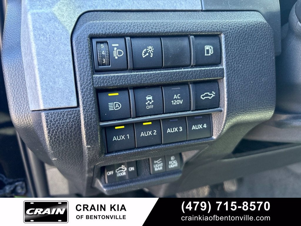 2025 Toyota Tacoma Hybrid Trailhunter - 4WD / CLEAN CARFAX / ONE OWNER