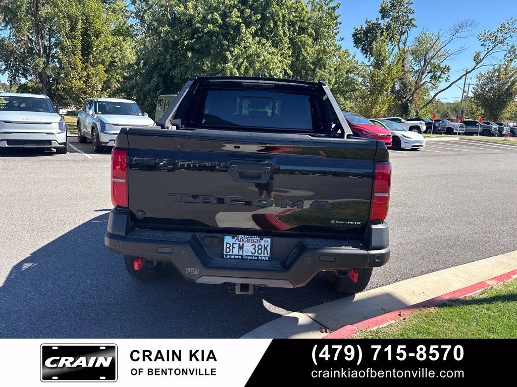 2025 Toyota Tacoma Hybrid Trailhunter - 4WD / CLEAN CARFAX / ONE OWNER