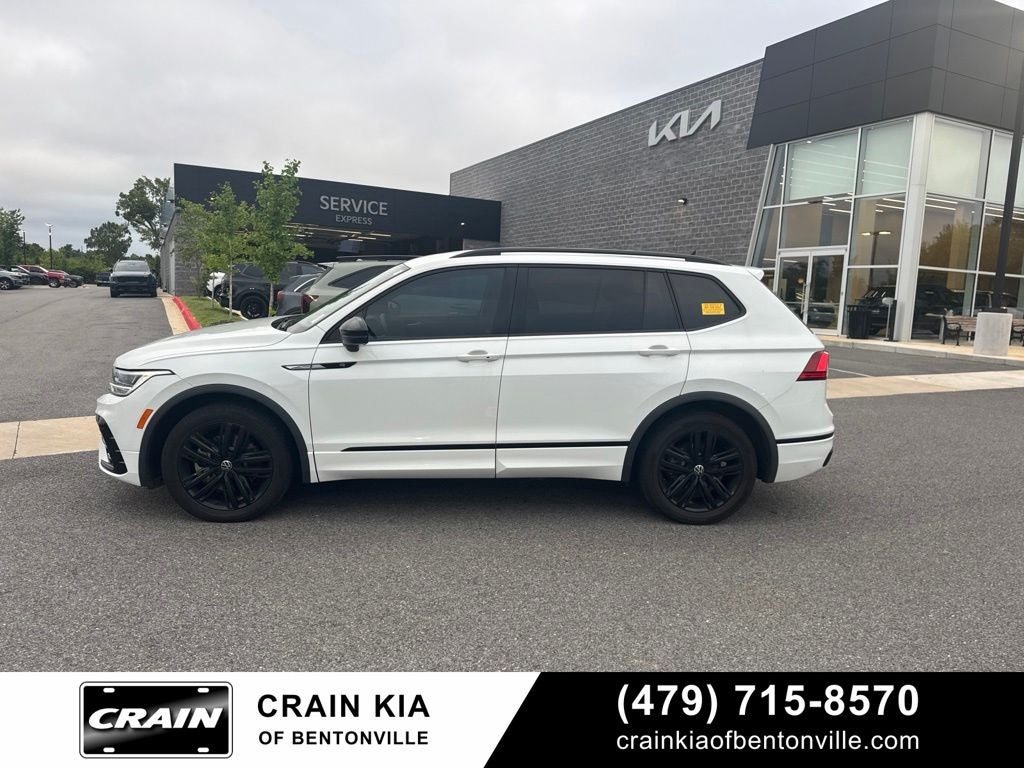 2022 Volkswagen Tiguan 2.0T SE R-Line Black - SUNROOF