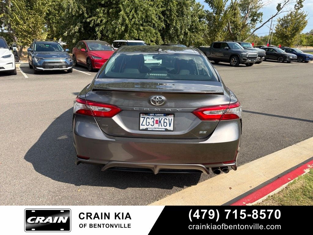 2019 Toyota Camry SE - SUNROOF / CLEAN CARFAX